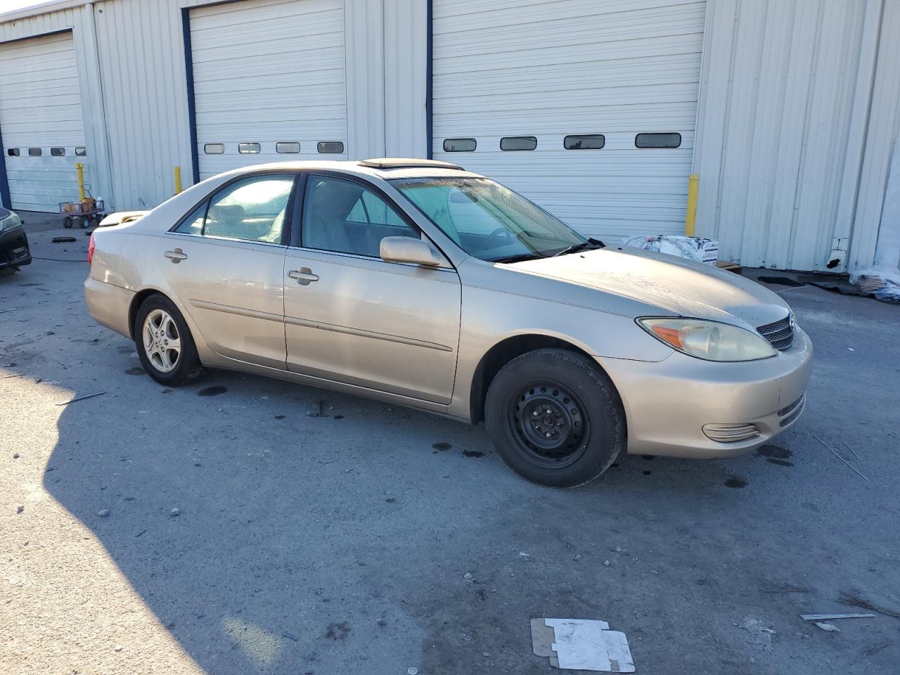2002 TOYOTA CAMRY LE photo 4