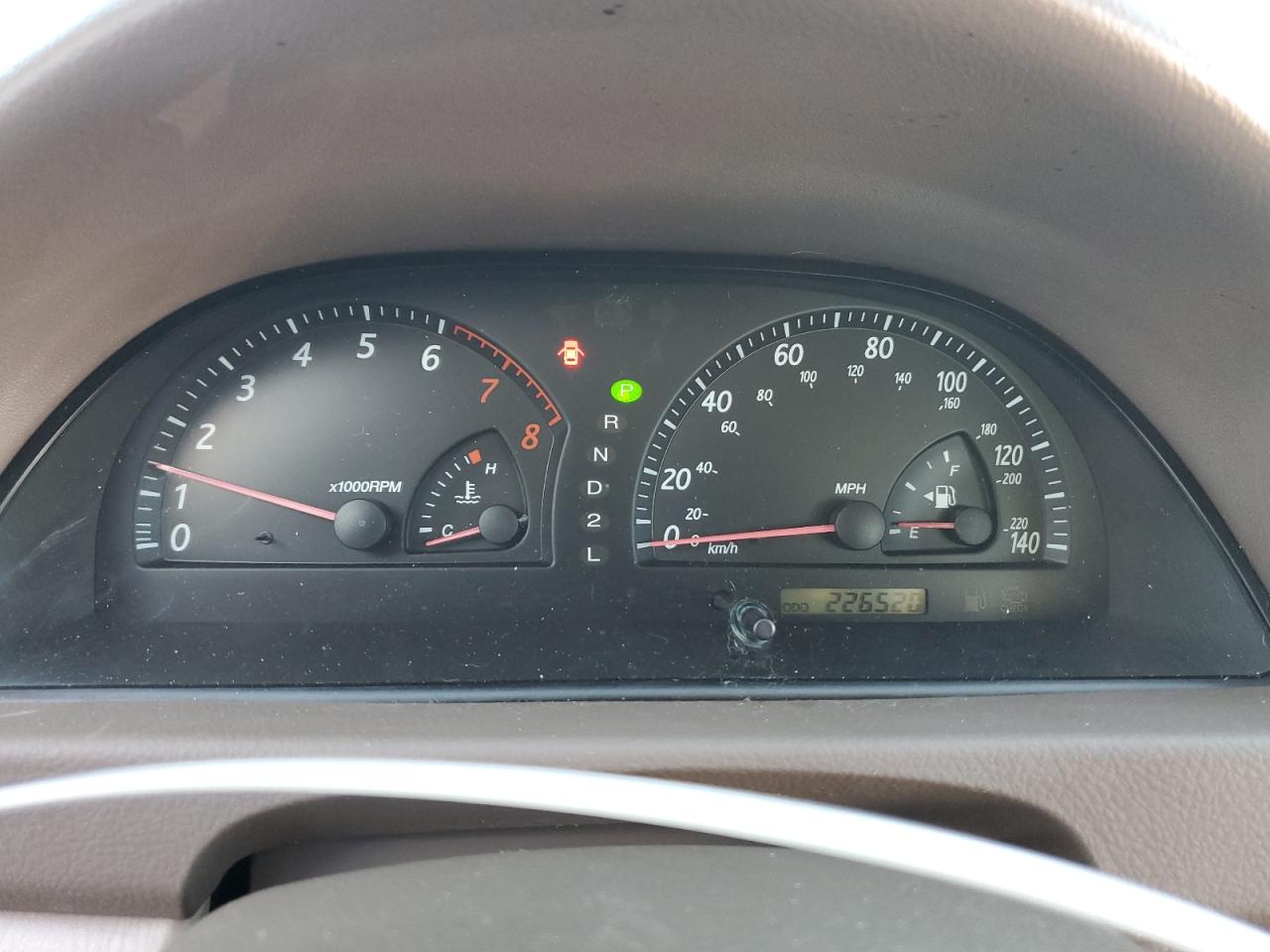 2002 TOYOTA CAMRY LE photo 9