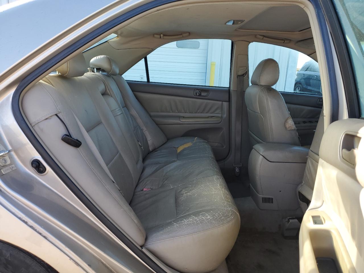 2002 TOYOTA CAMRY LE photo 10