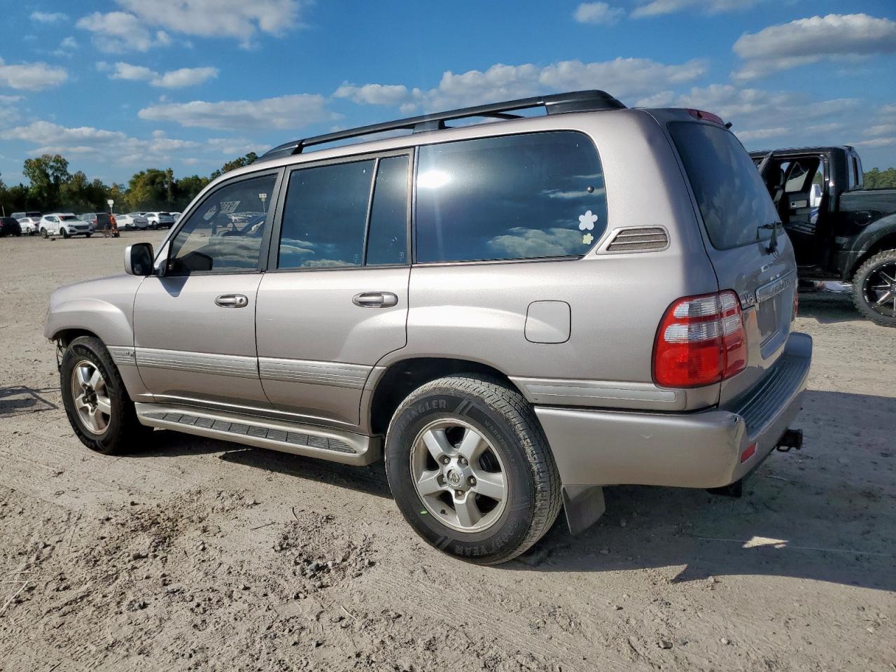2003 TOYOTA LAND CRUISER photo 4