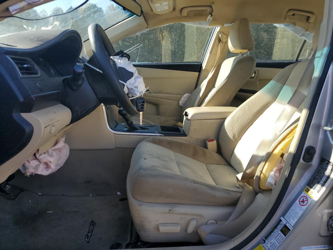 2016 TOYOTA CAMRY LE photo 13