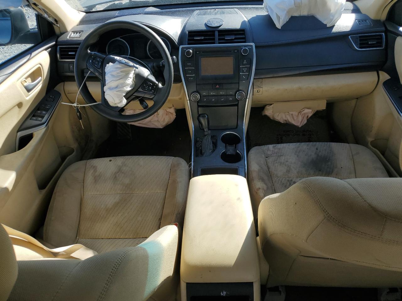 2016 TOYOTA CAMRY LE photo 15