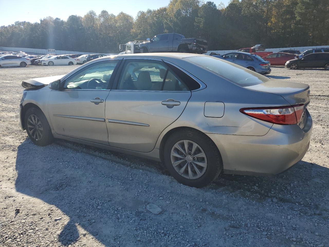 2016 TOYOTA CAMRY LE photo 3
