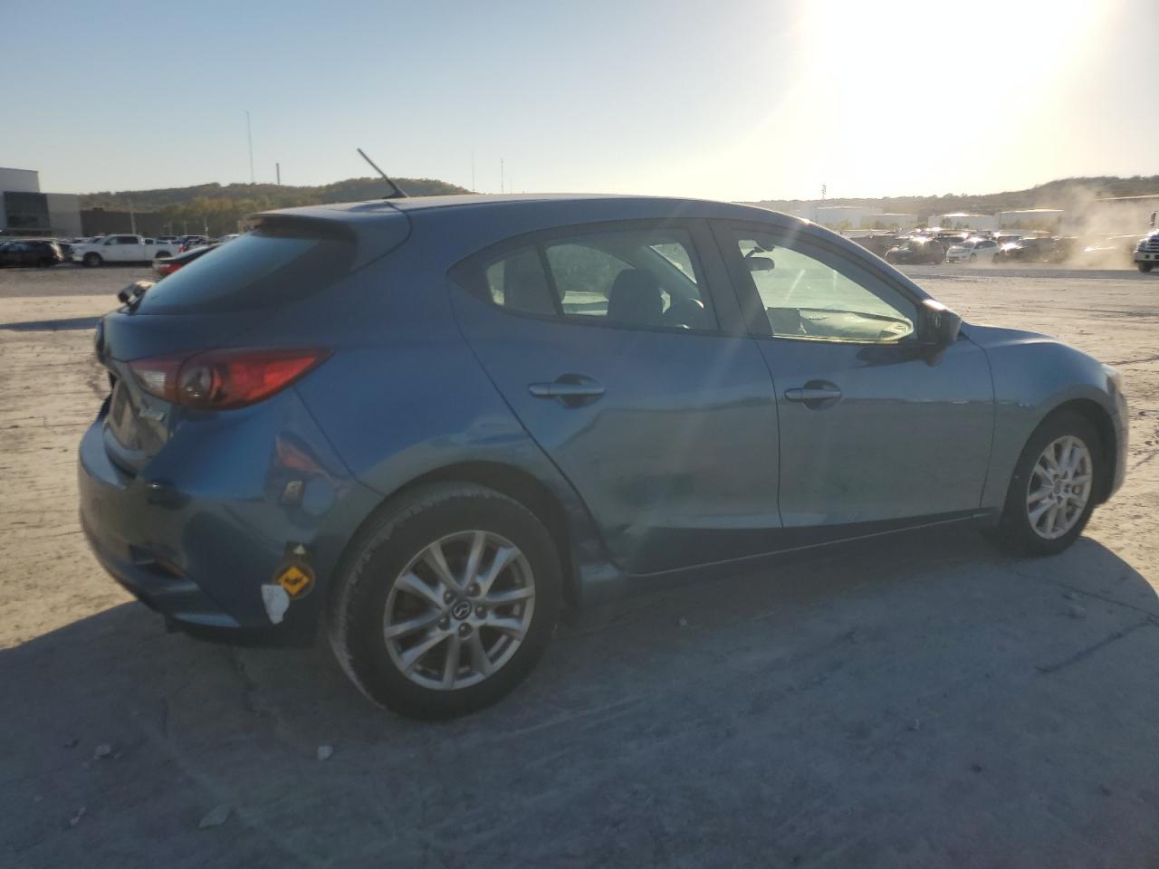 2017 MAZDA 3 SPORT photo 3