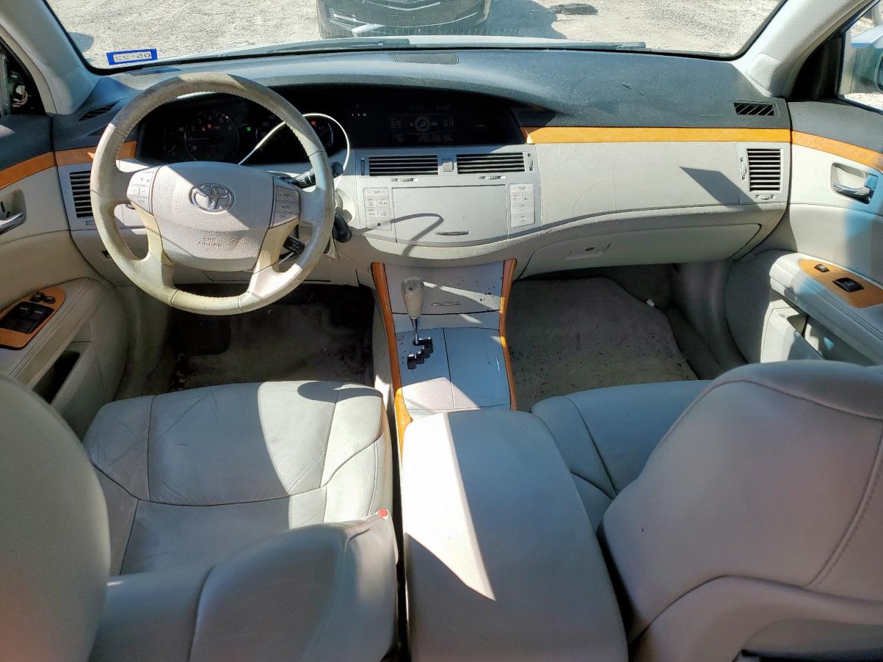 2006 TOYOTA AVALON photo 8