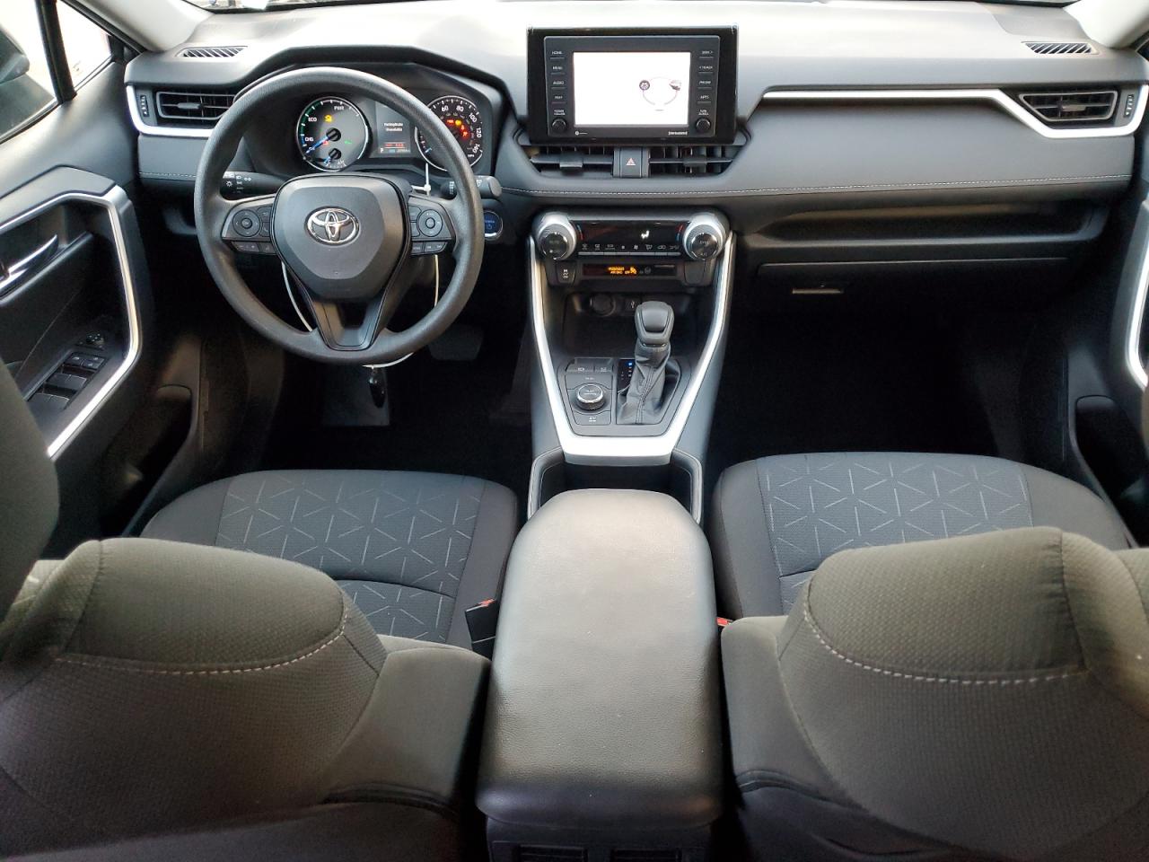 2022 TOYOTA RAV4 XLE photo 22