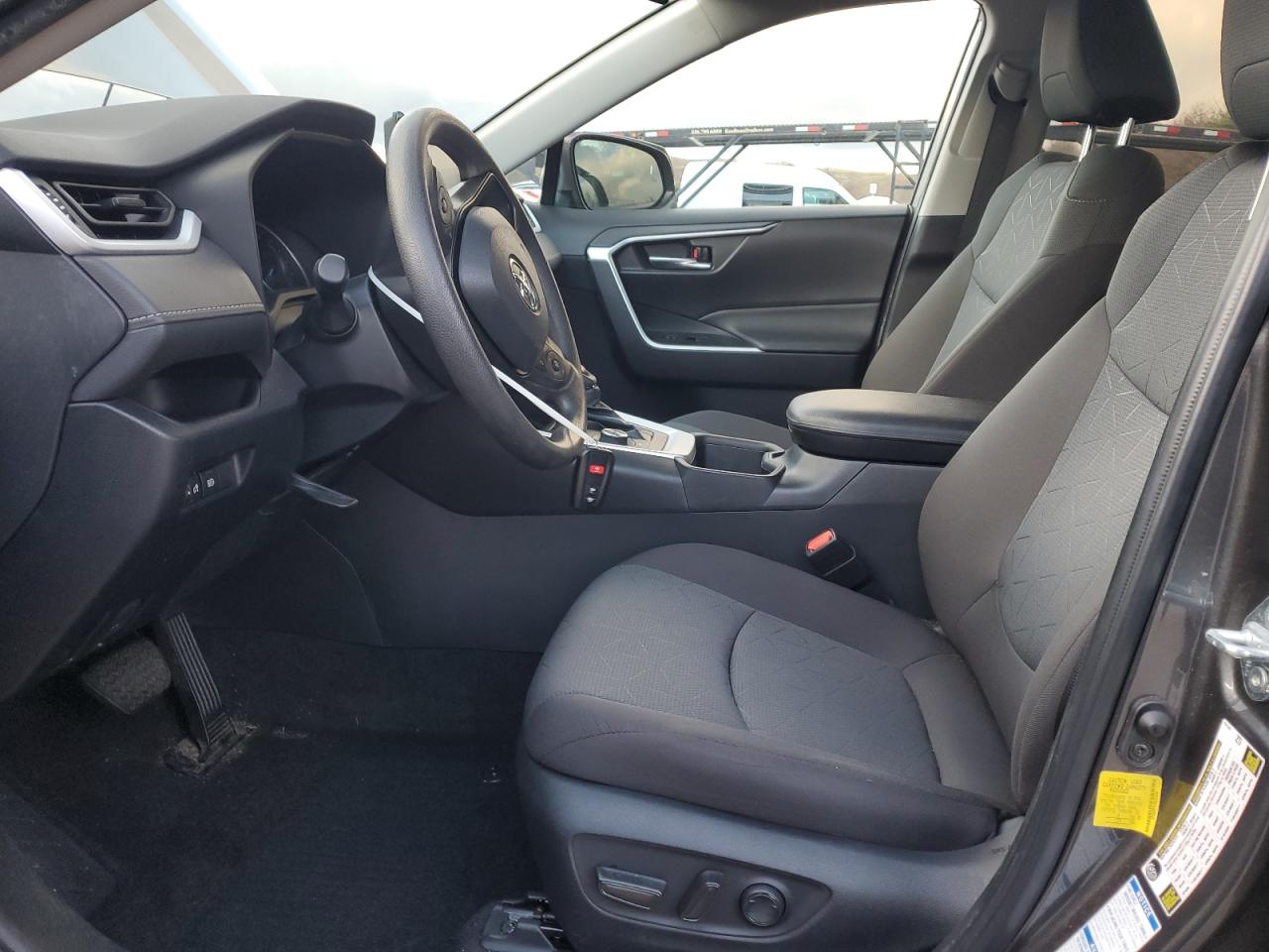 2022 TOYOTA RAV4 XLE photo 19