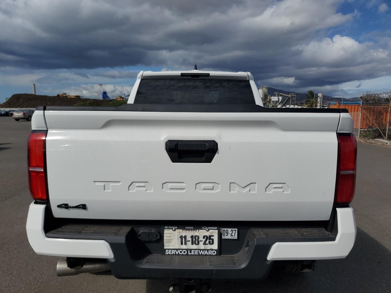 2025 TOYOTA TACOMA DOUBLE CAB photo 11