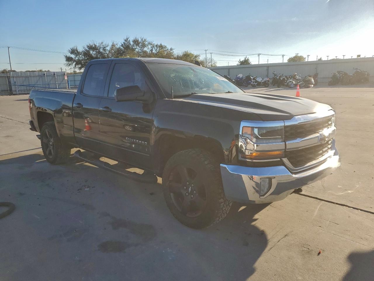 2016 CHEVROLET SILVERADO K1500 LT photo 4