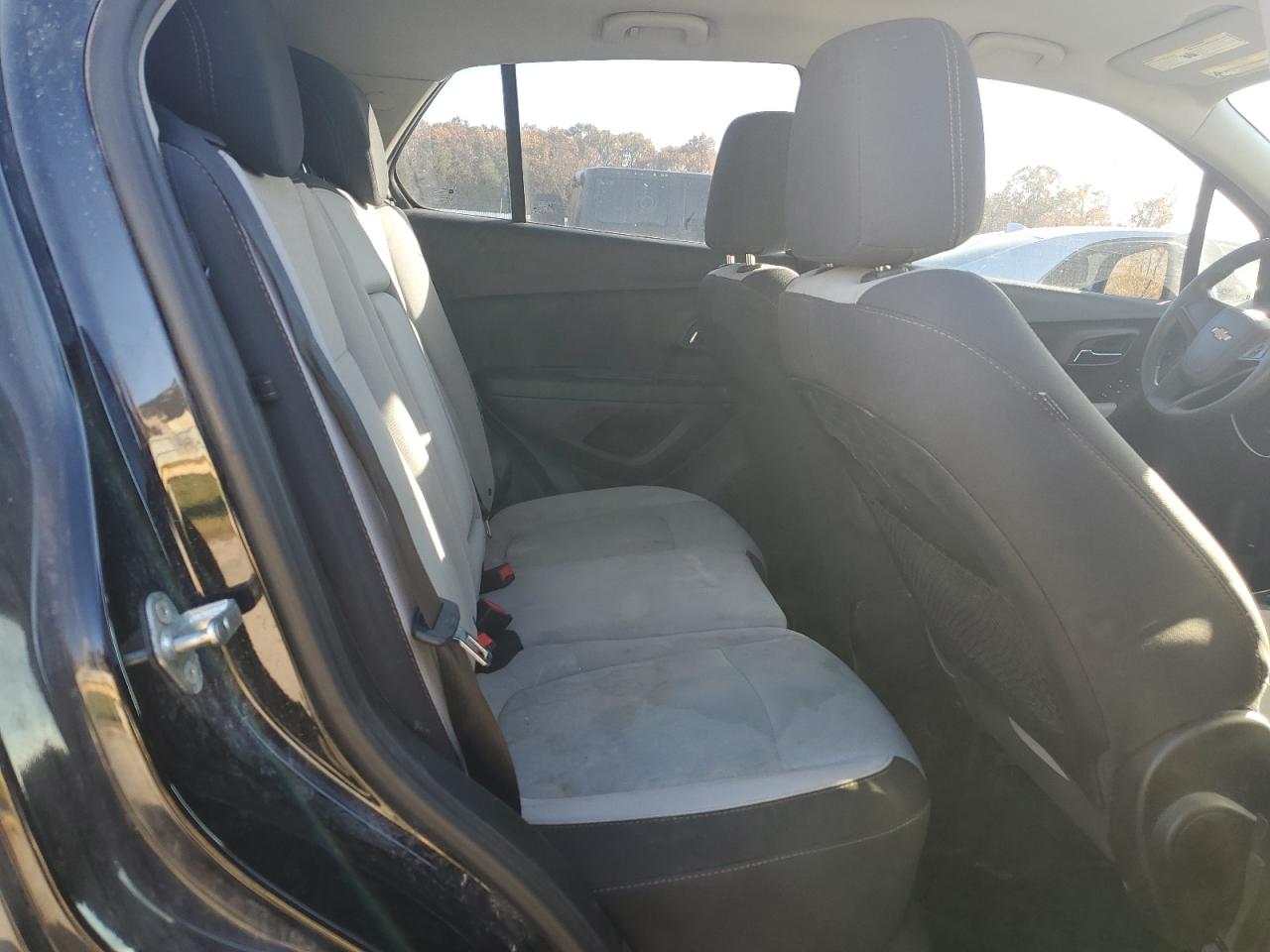 2018 CHEVROLET TRAX LS photo 21
