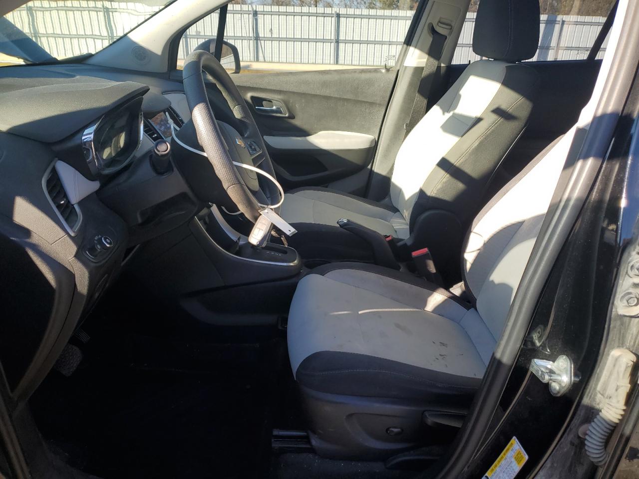 2018 CHEVROLET TRAX LS photo 13