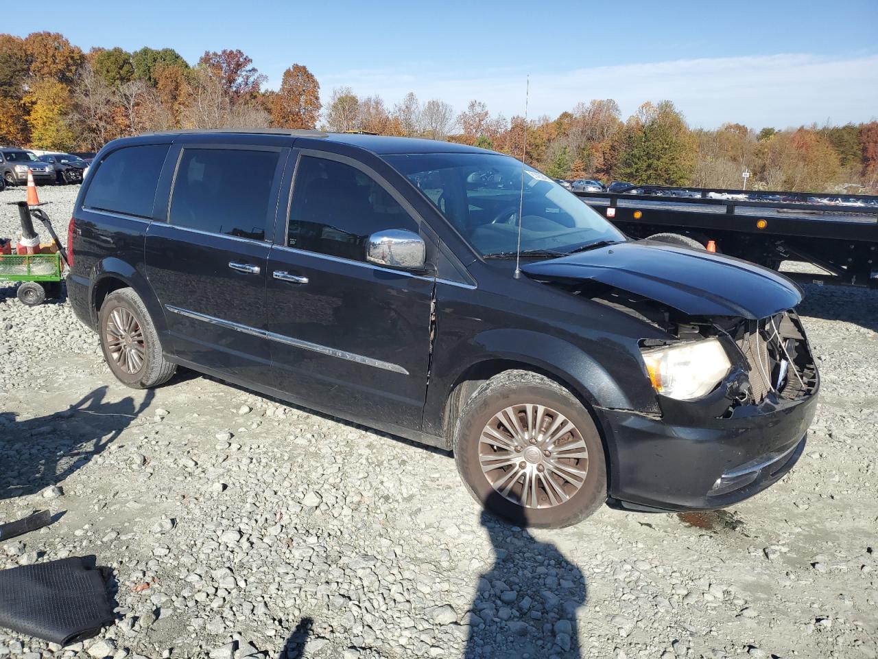 2013 CHRYSLER TOWN & COUNTRY TOURING L photo 4