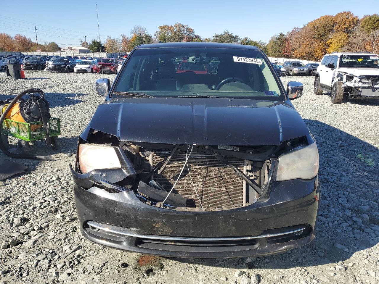 2013 CHRYSLER TOWN & COUNTRY TOURING L photo 5