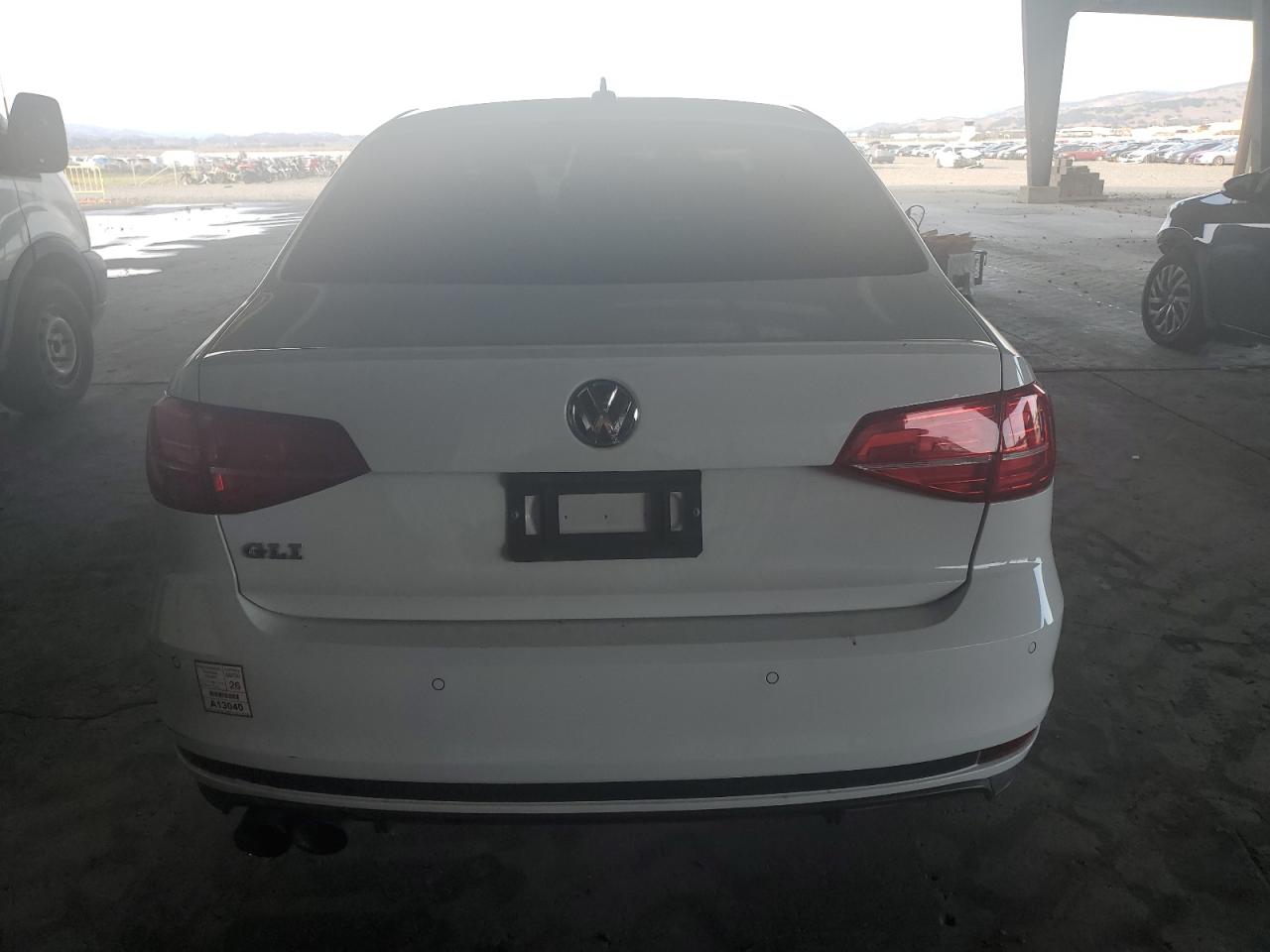 2017 VOLKSWAGEN JETTA GLI photo 6