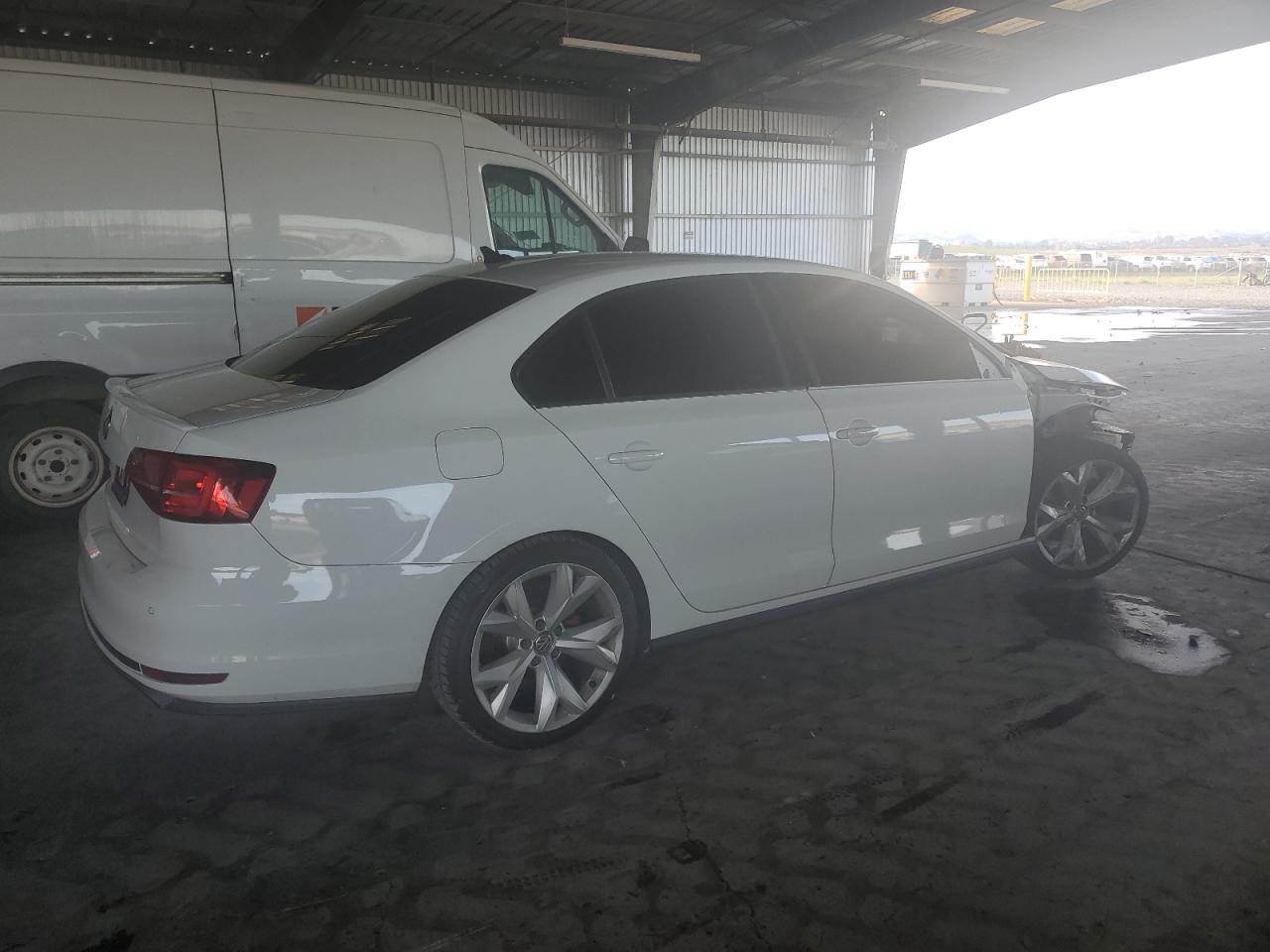 2017 VOLKSWAGEN JETTA GLI photo 3