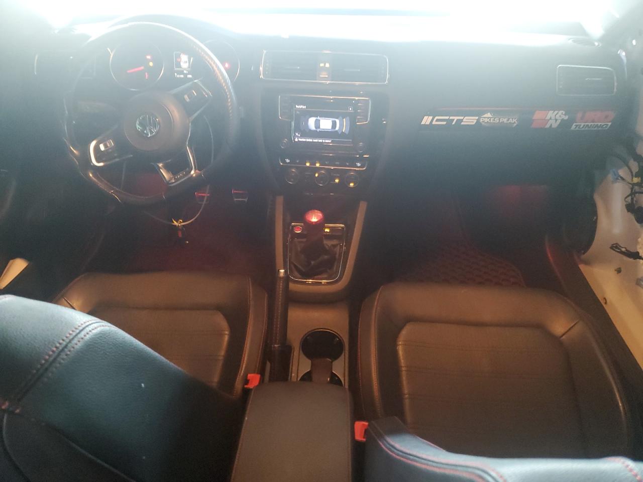 2017 VOLKSWAGEN JETTA GLI photo 8