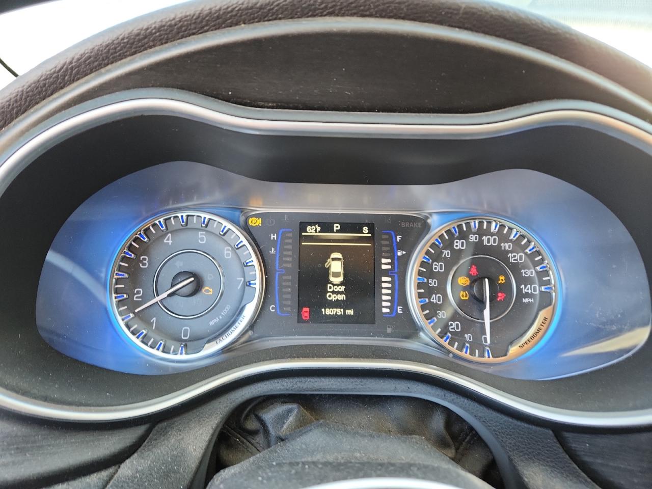 2015 CHRYSLER 200 LIMITED photo 17