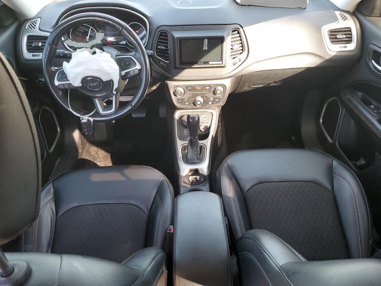 2019 JEEP COMPASS LATITUDE photo 8