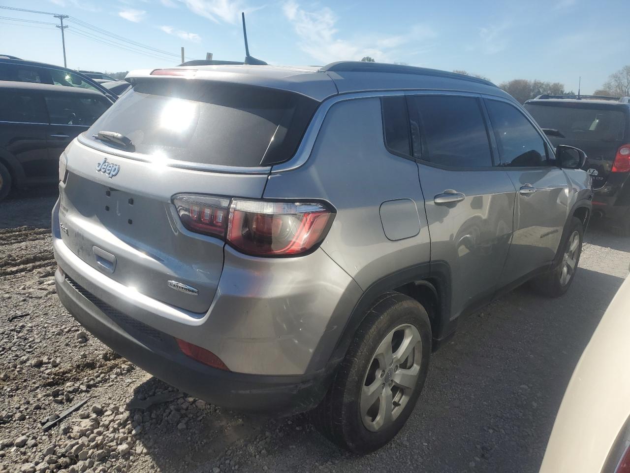 2019 JEEP COMPASS LATITUDE photo 3