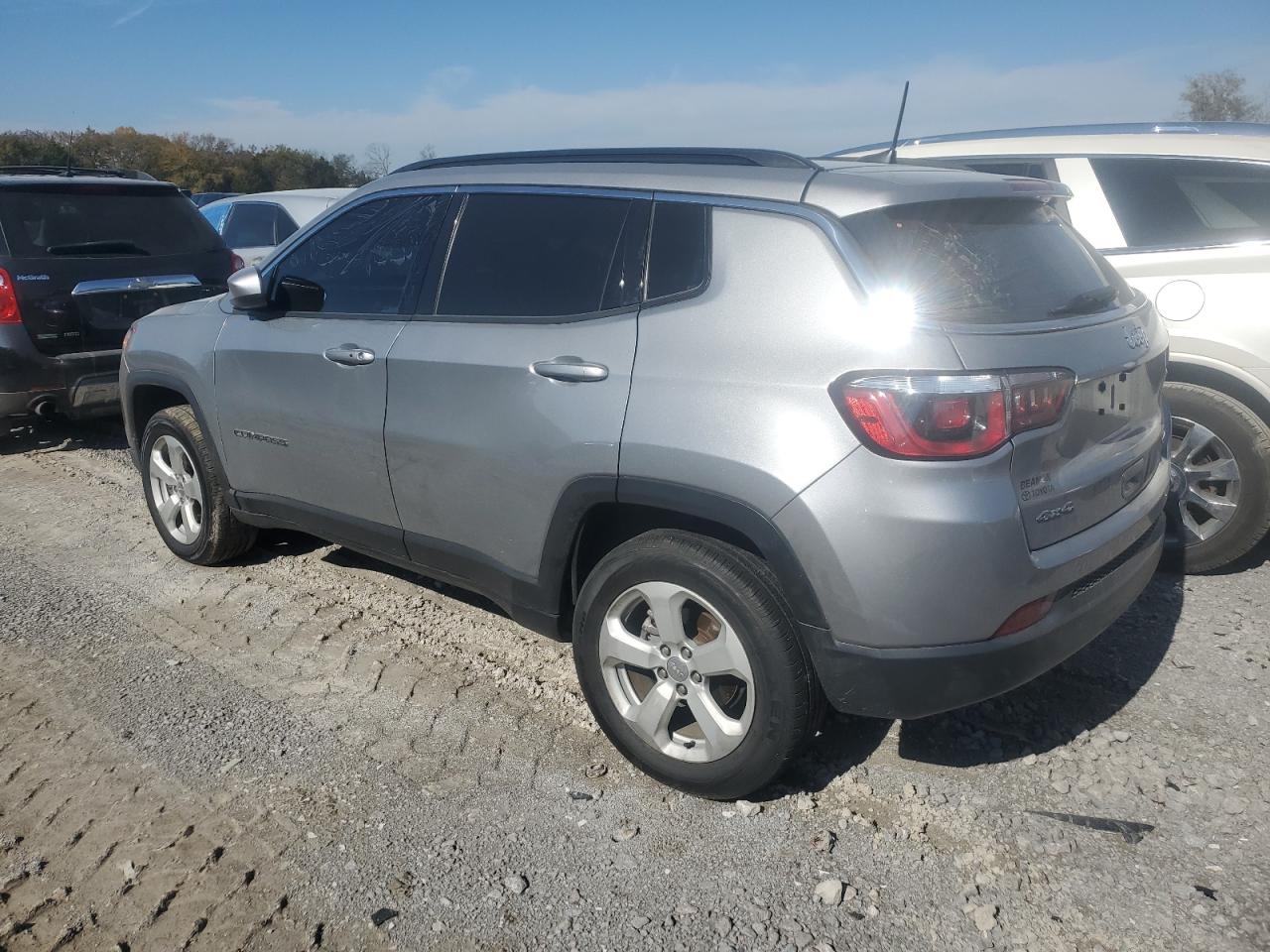 2019 JEEP COMPASS LATITUDE photo 2