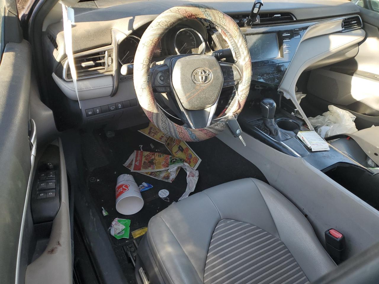 2019 TOYOTA CAMRY SE photo 22