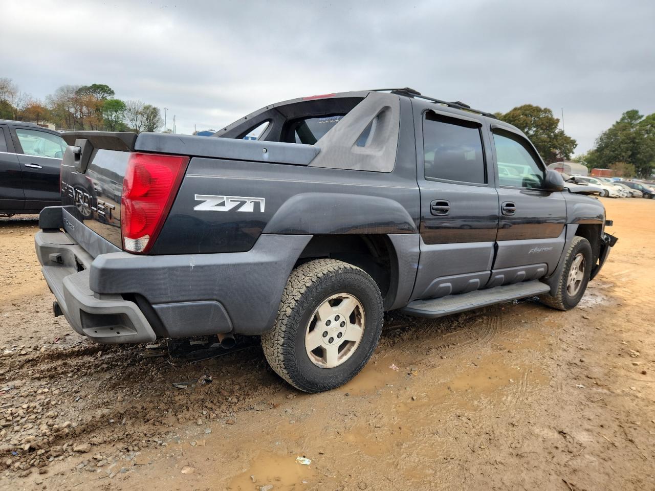 2004 CHEVROLET AVALANCHE K1500 photo 3