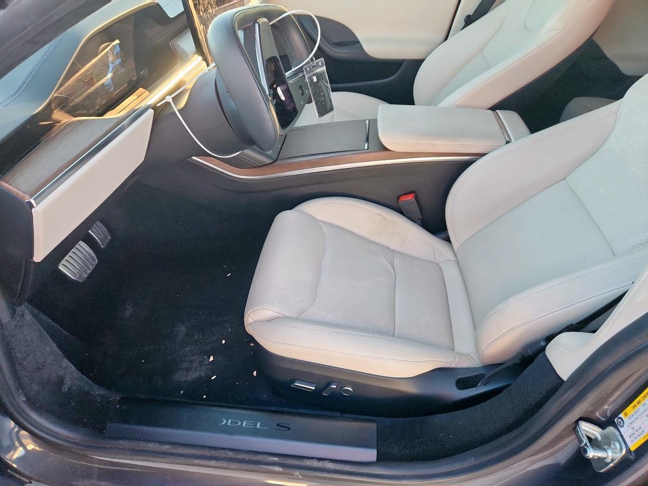 2022 TESLA MODEL S photo 13