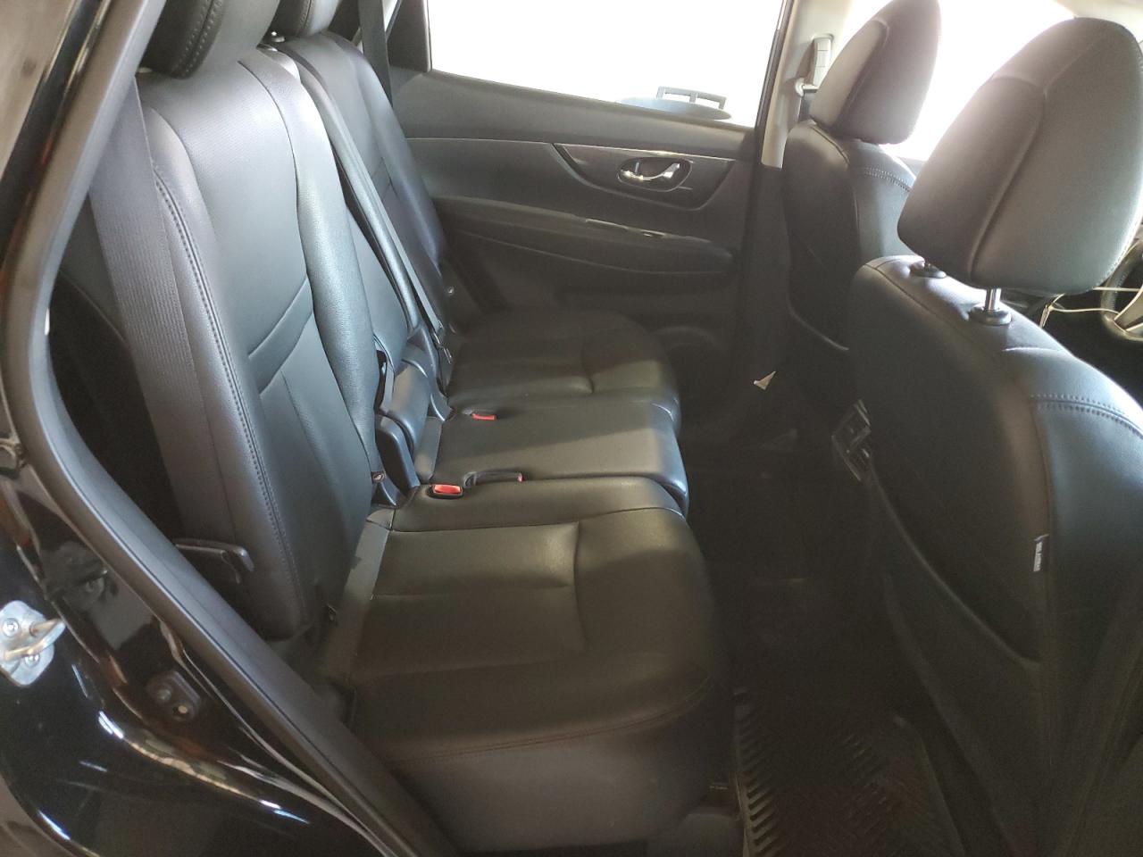 2016 NISSAN ROGUE S photo 11