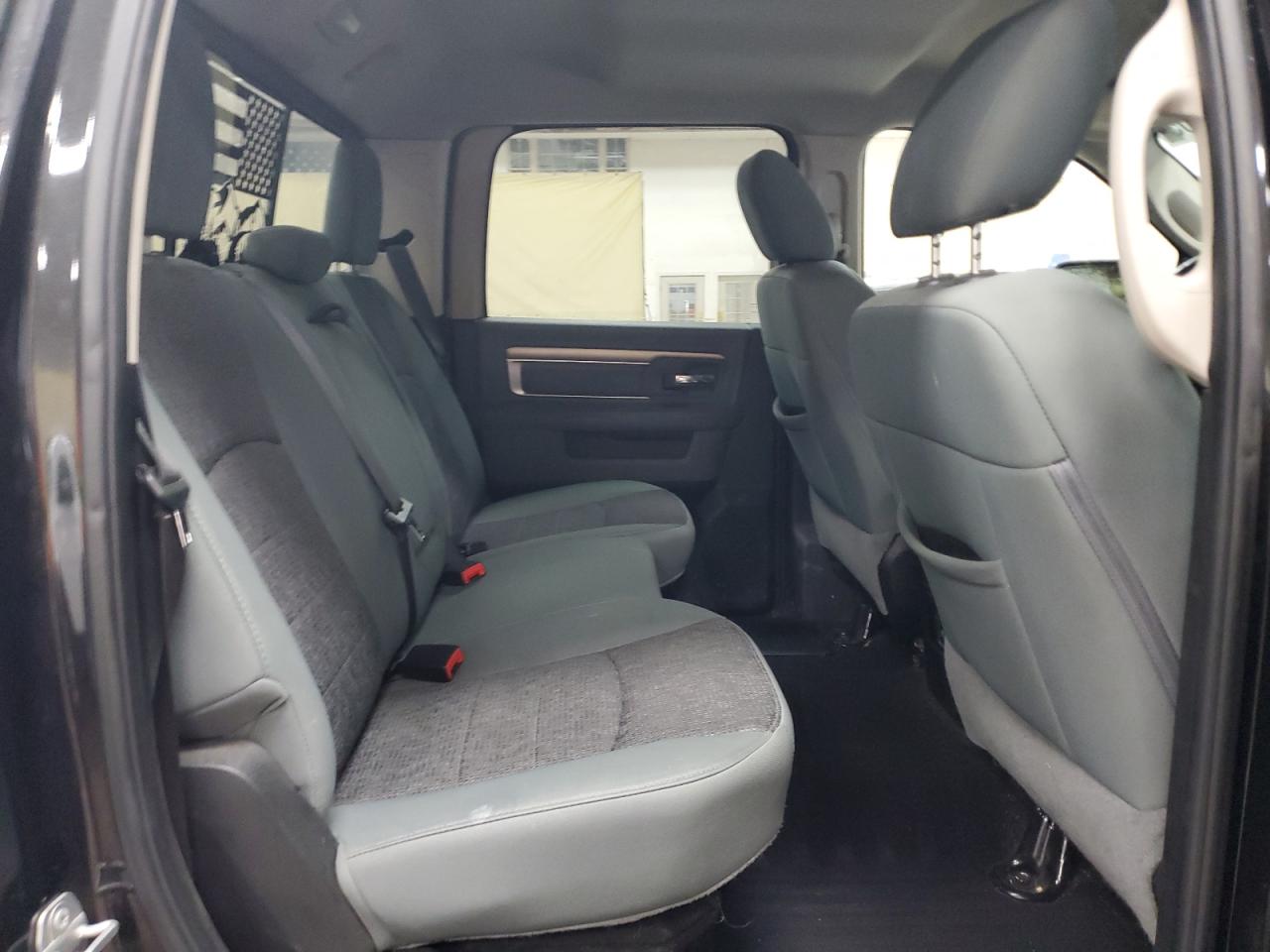 2018 RAM 1500 SLT photo 19
