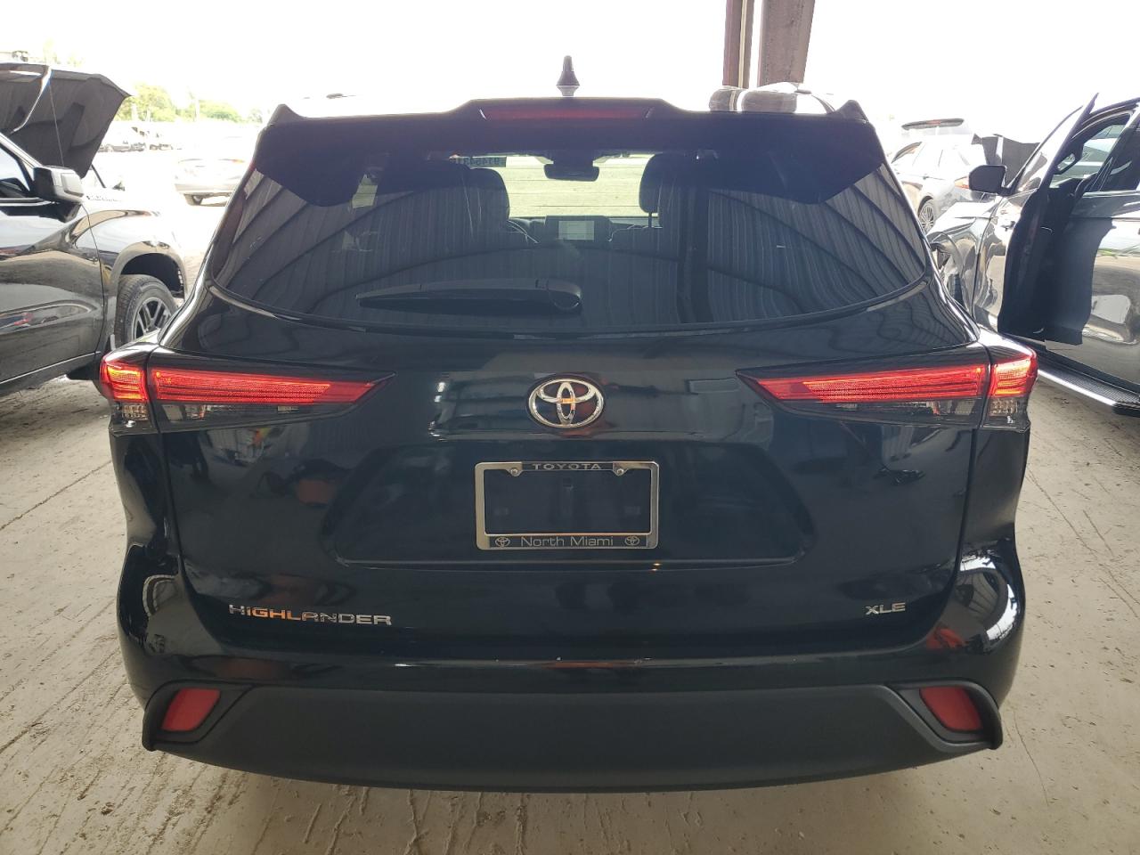 2023 TOYOTA HIGHLANDER L photo 11