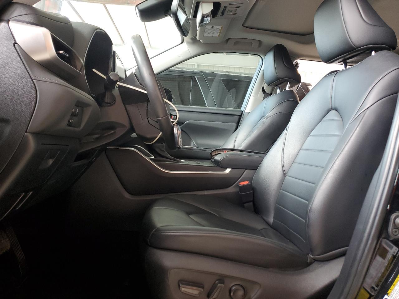 2023 TOYOTA HIGHLANDER L photo 13
