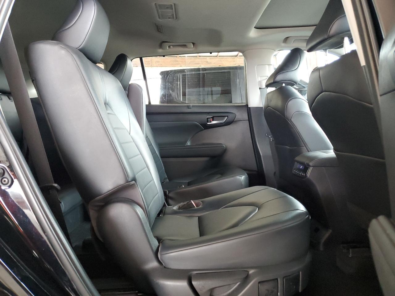 2023 TOYOTA HIGHLANDER L photo 21