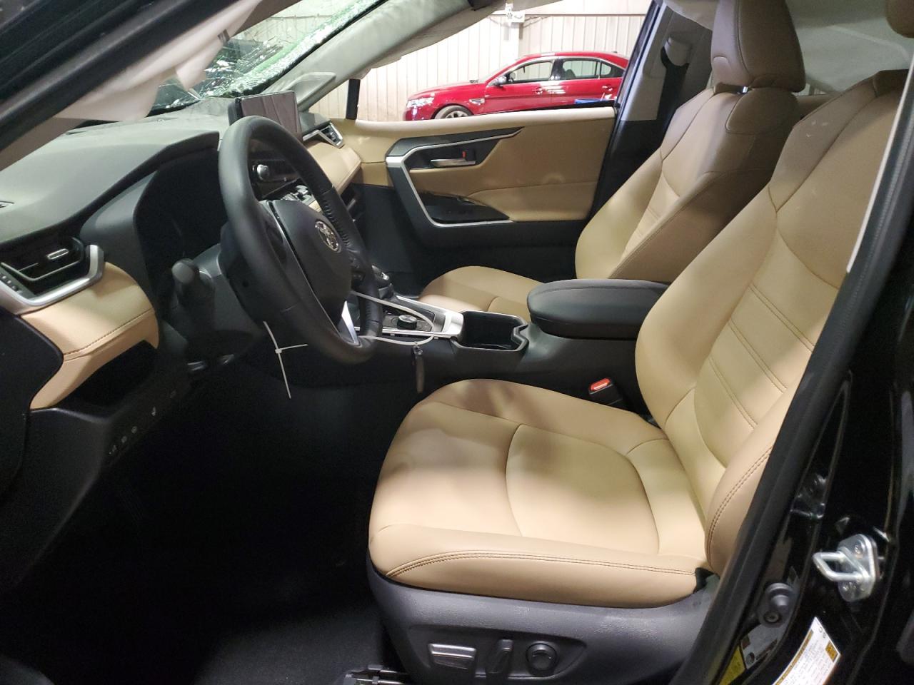 2025 TOYOTA RAV4 XLE PREMIUM photo 7