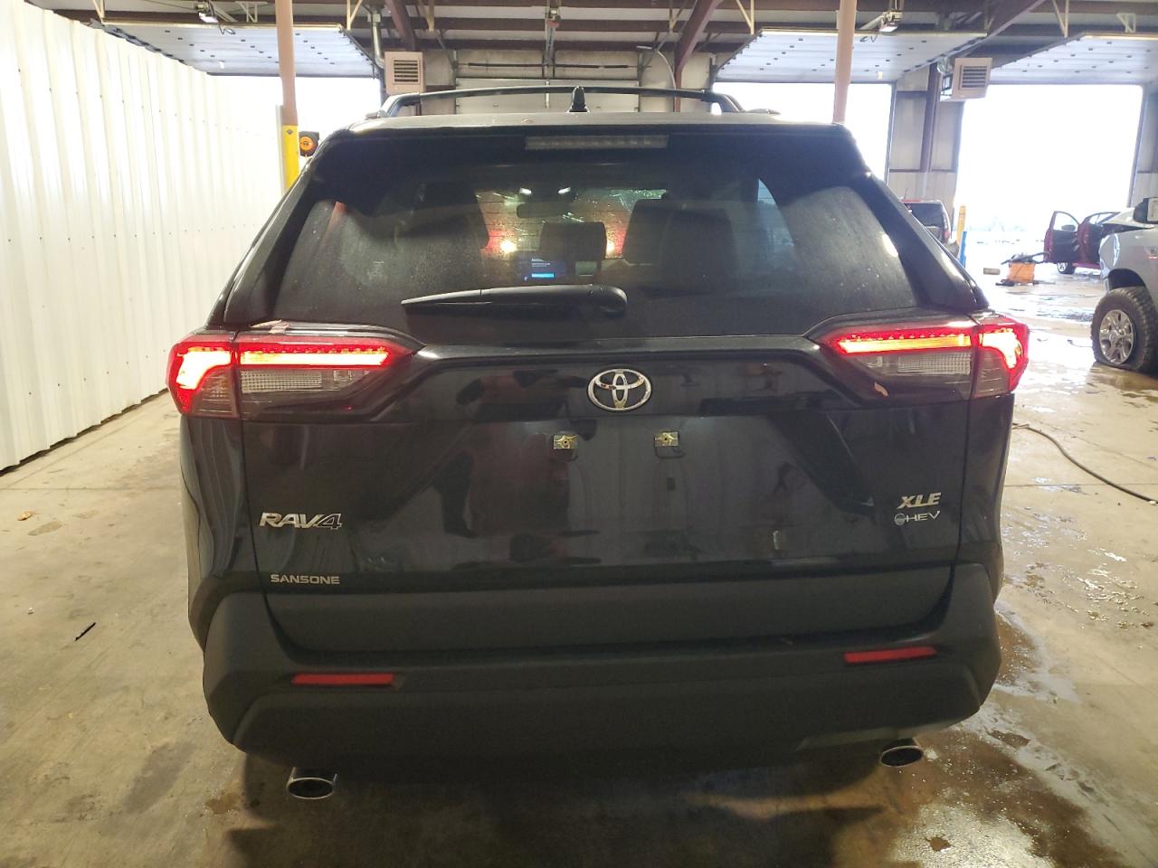 2025 TOYOTA RAV4 XLE PREMIUM photo 6