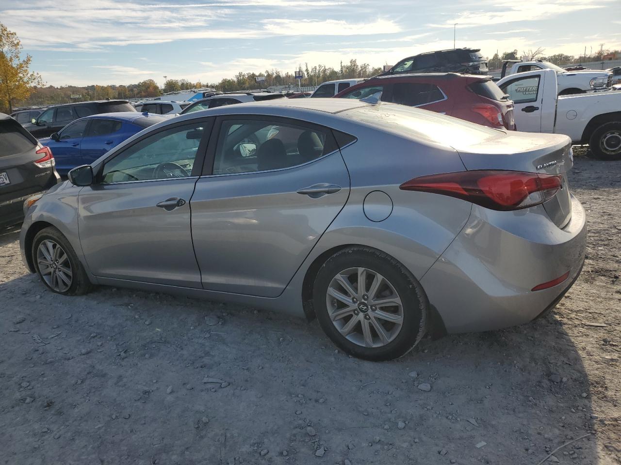 2015 HYUNDAI ELANTRA SE photo 4