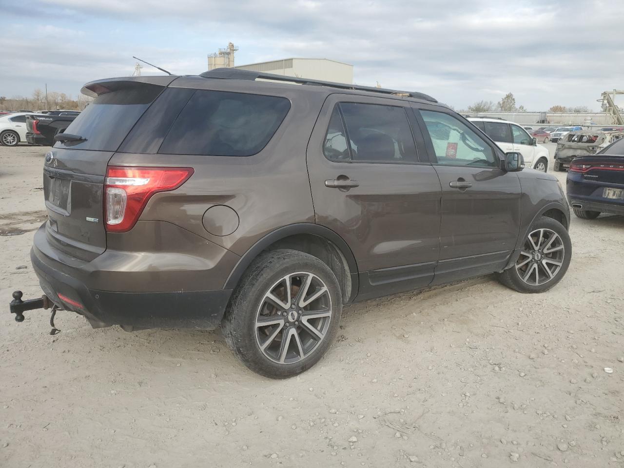 2015 FORD EXPLORER XLT photo 5