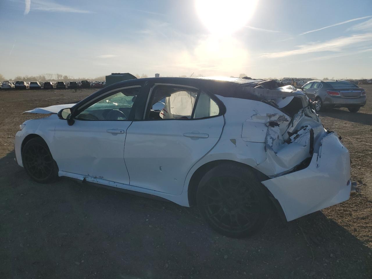 2021 TOYOTA CAMRY XSE photo 3