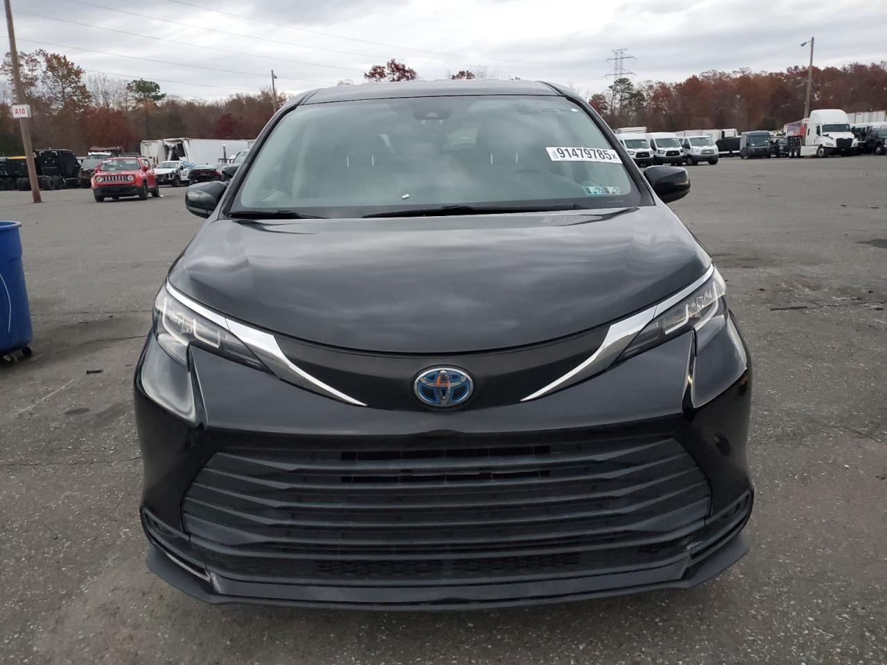 2021 TOYOTA SIENNA LE photo 13