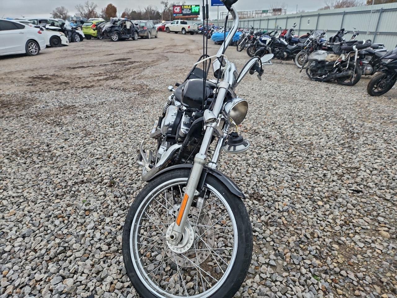 2009 HARLEY-DAVIDSON XL1200 C photo 3
