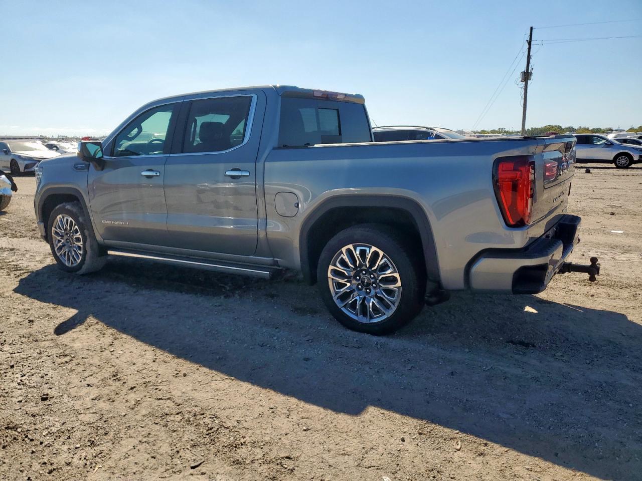 2025 GMC SIERRA K1500 DENALI ULTIMATE photo 2