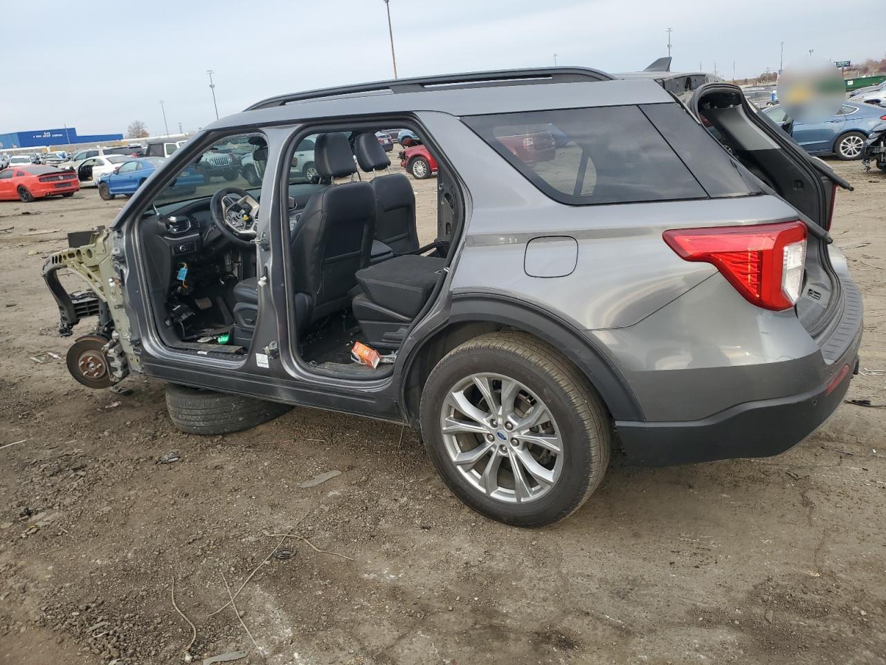 2023 FORD EXPLORER XLT photo 4