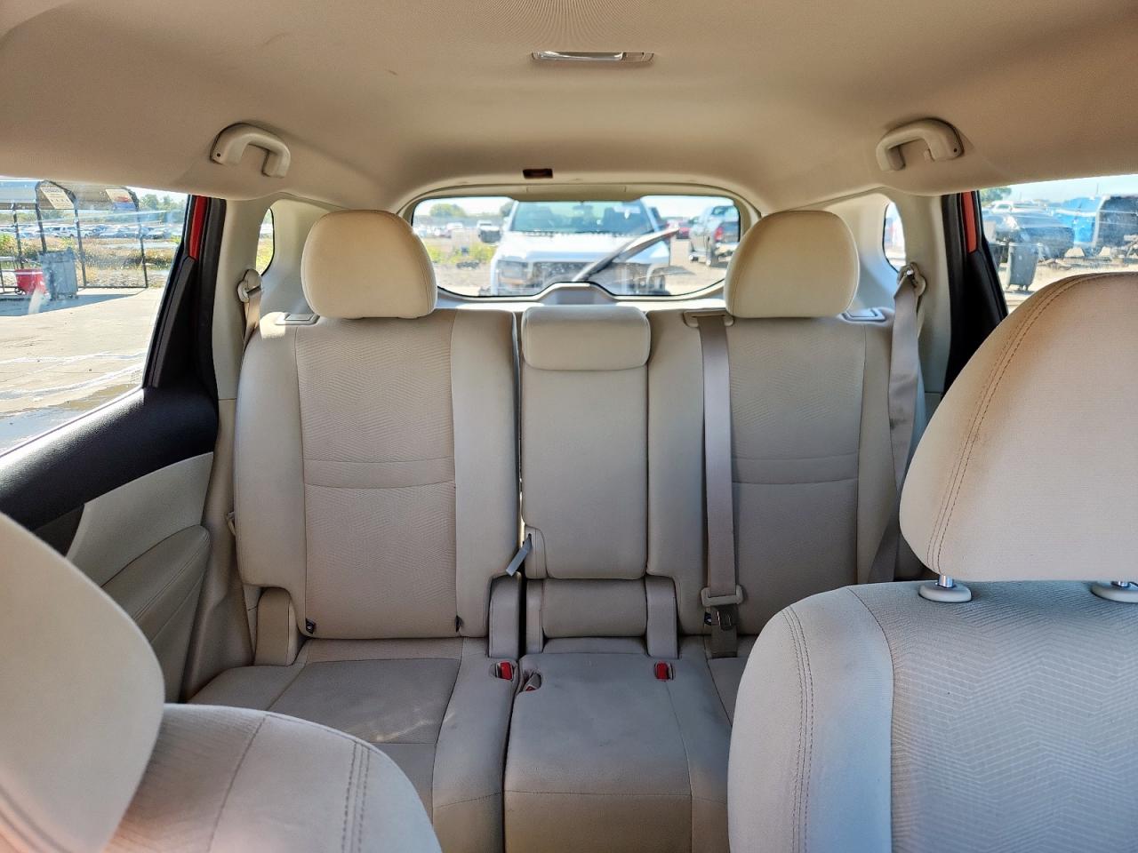 2016 NISSAN ROGUE SV photo 19