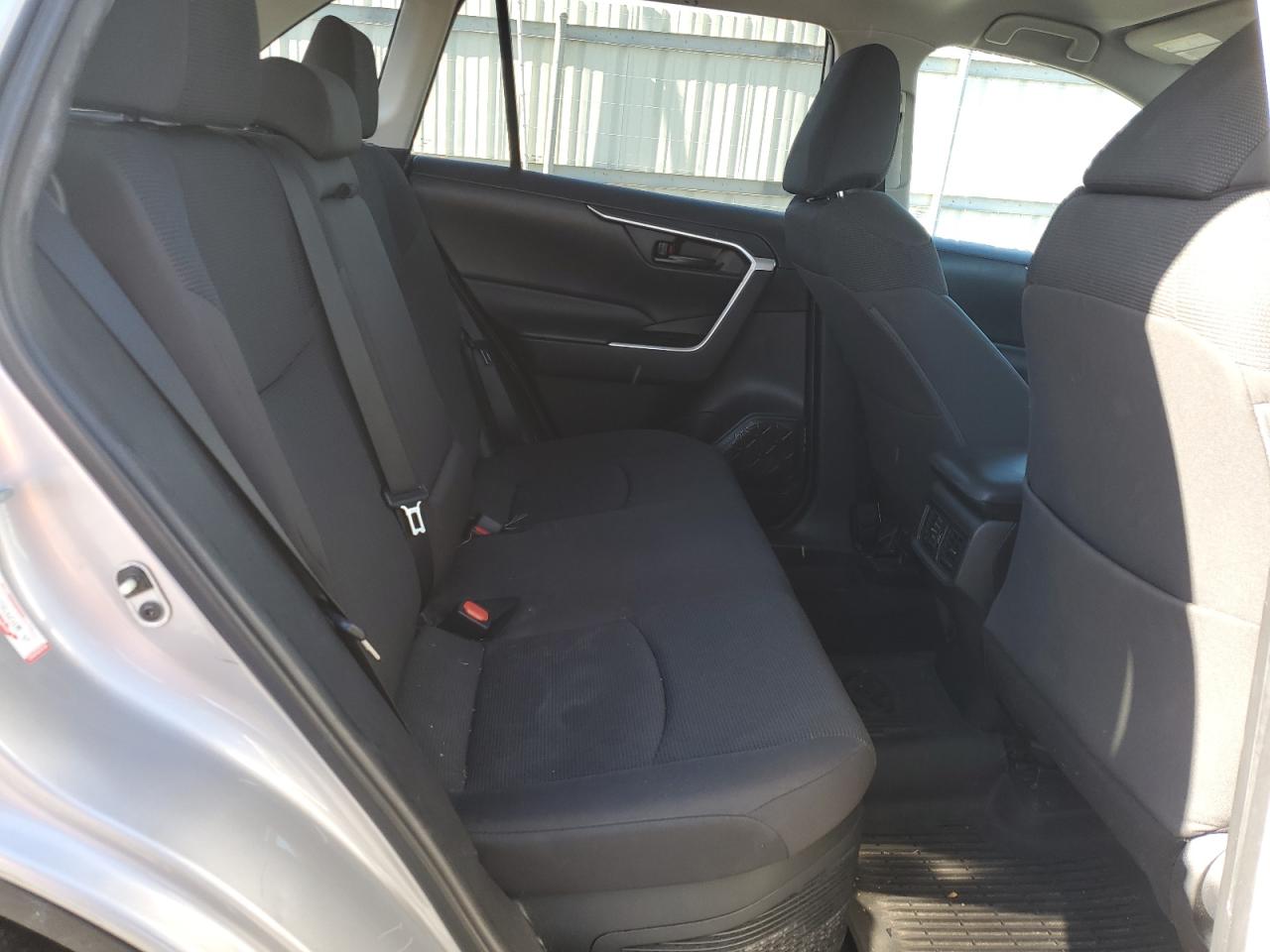 2021 TOYOTA RAV4 LE photo 21