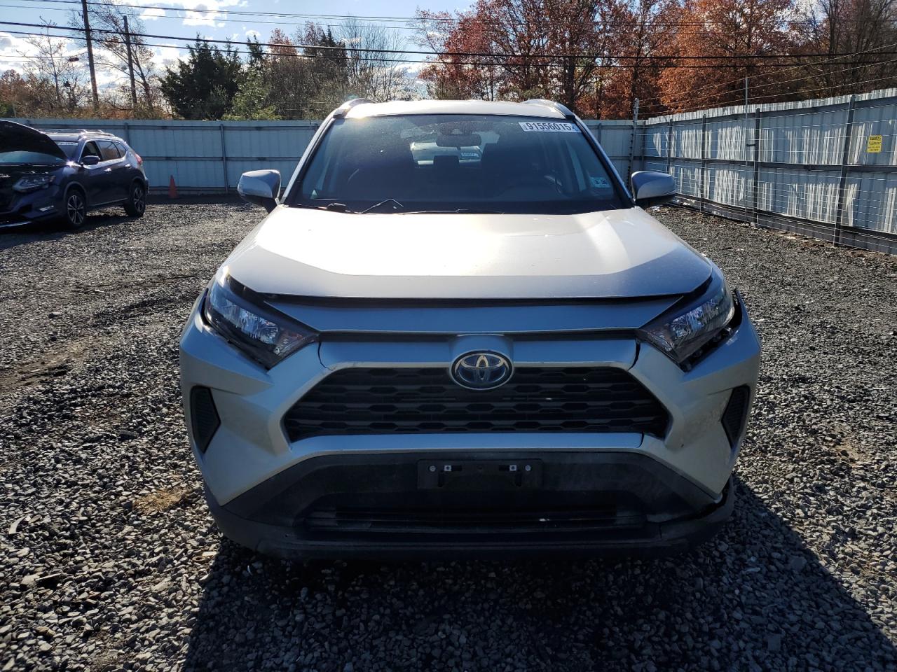 2021 TOYOTA RAV4 LE photo 9