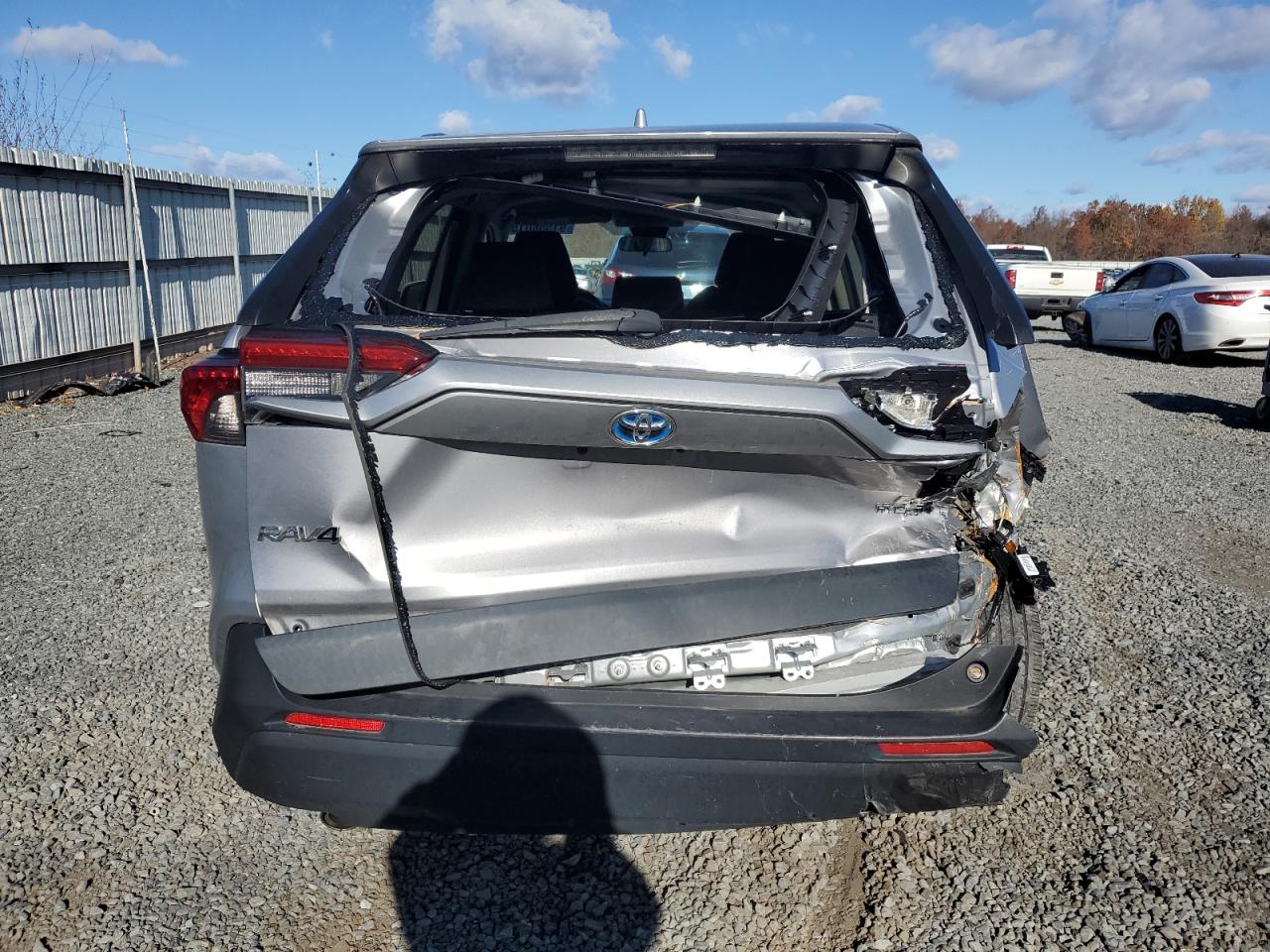 2021 TOYOTA RAV4 LE photo 11