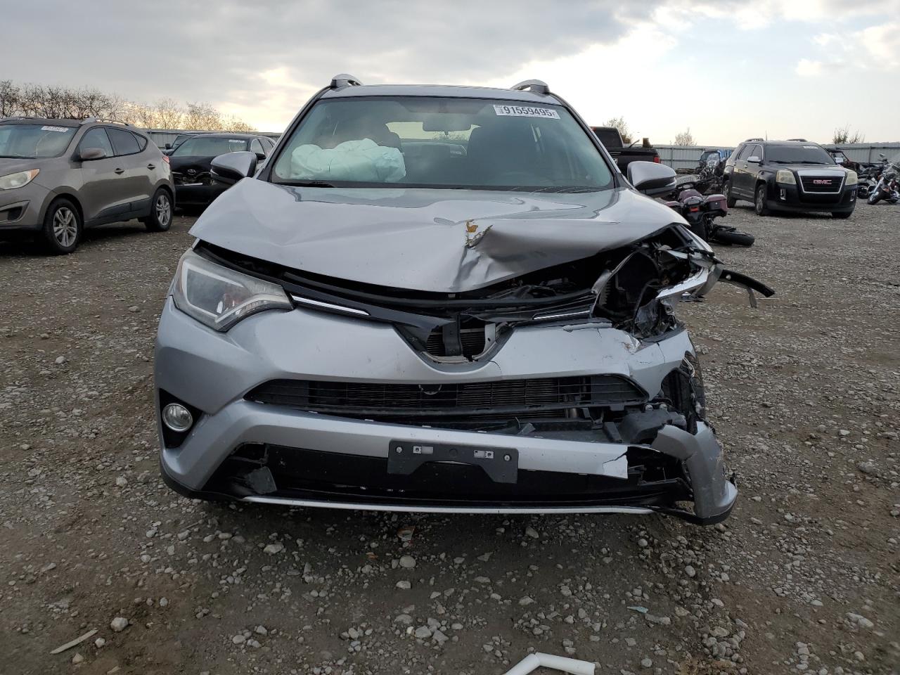 2016 TOYOTA RAV4 XLE photo 5
