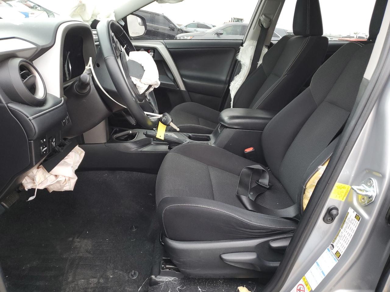 2016 TOYOTA RAV4 XLE photo 7