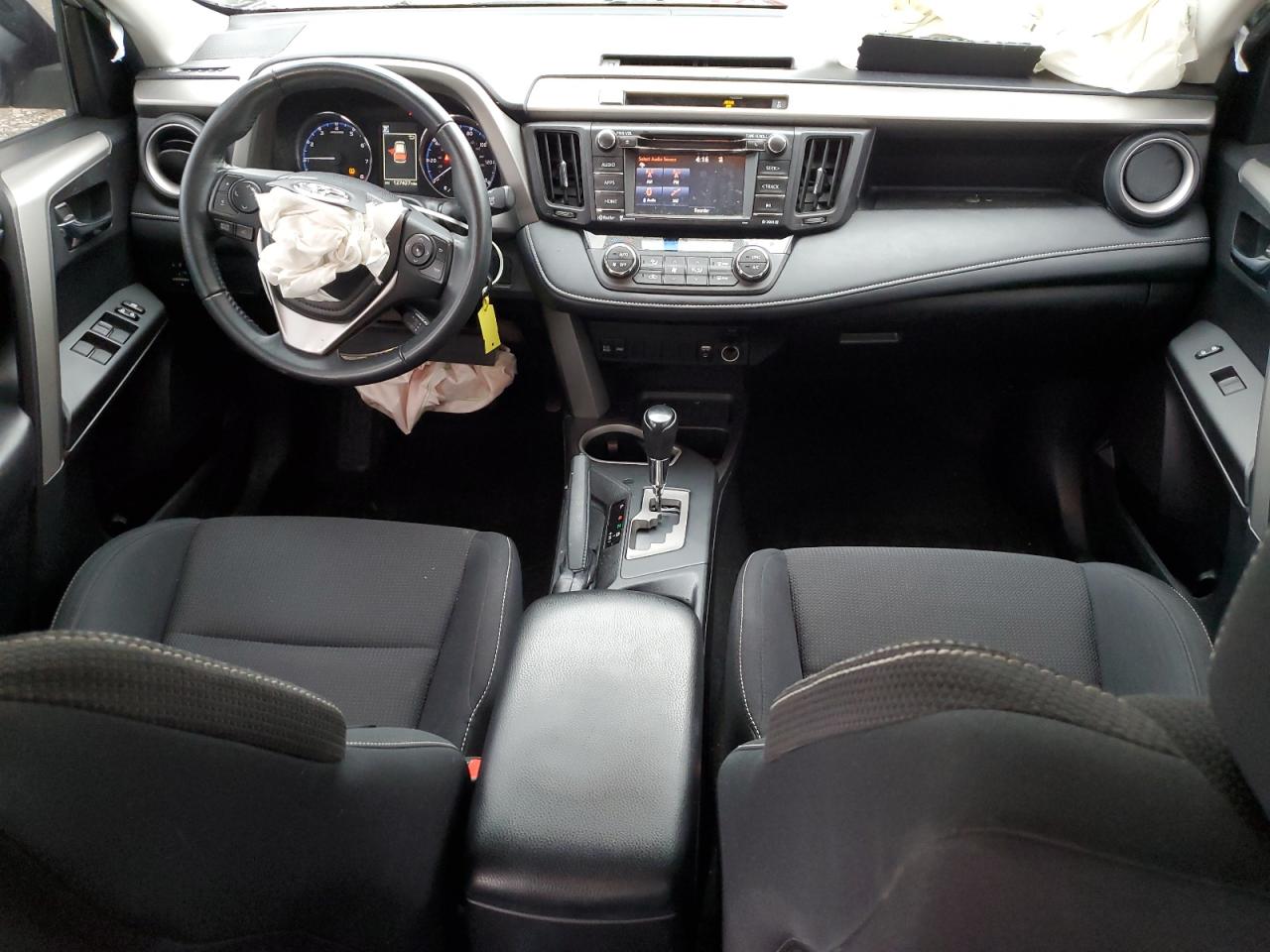 2016 TOYOTA RAV4 XLE photo 8