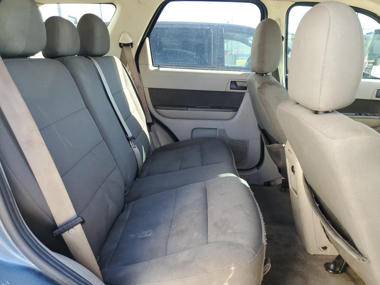 2010 FORD ESCAPE XLT photo 31