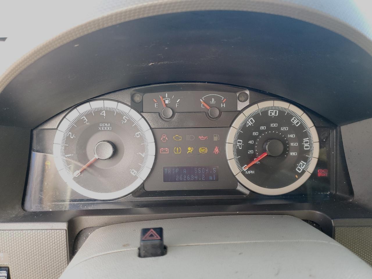 2010 FORD ESCAPE XLT photo 25